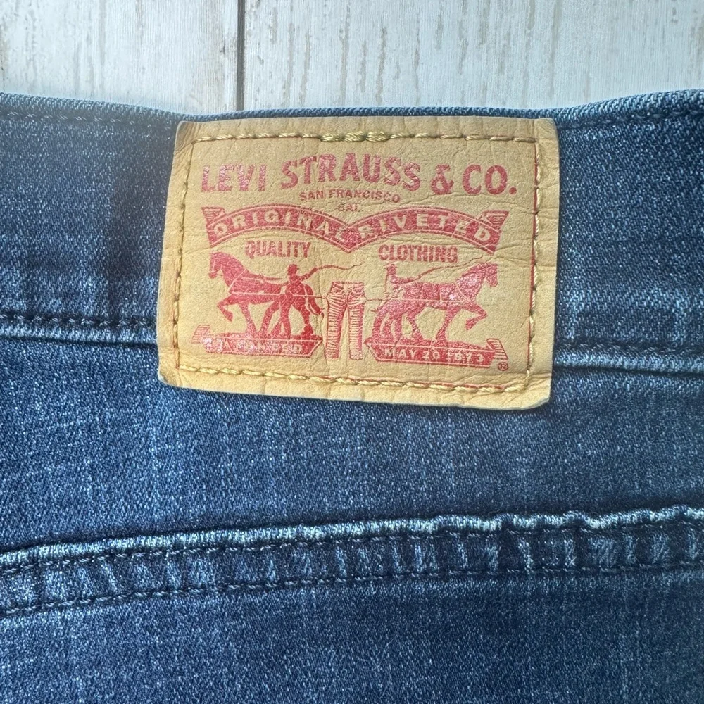 Levi's Women's Dark Blue classic straight Jeans size 31 - Picture 6 of 9